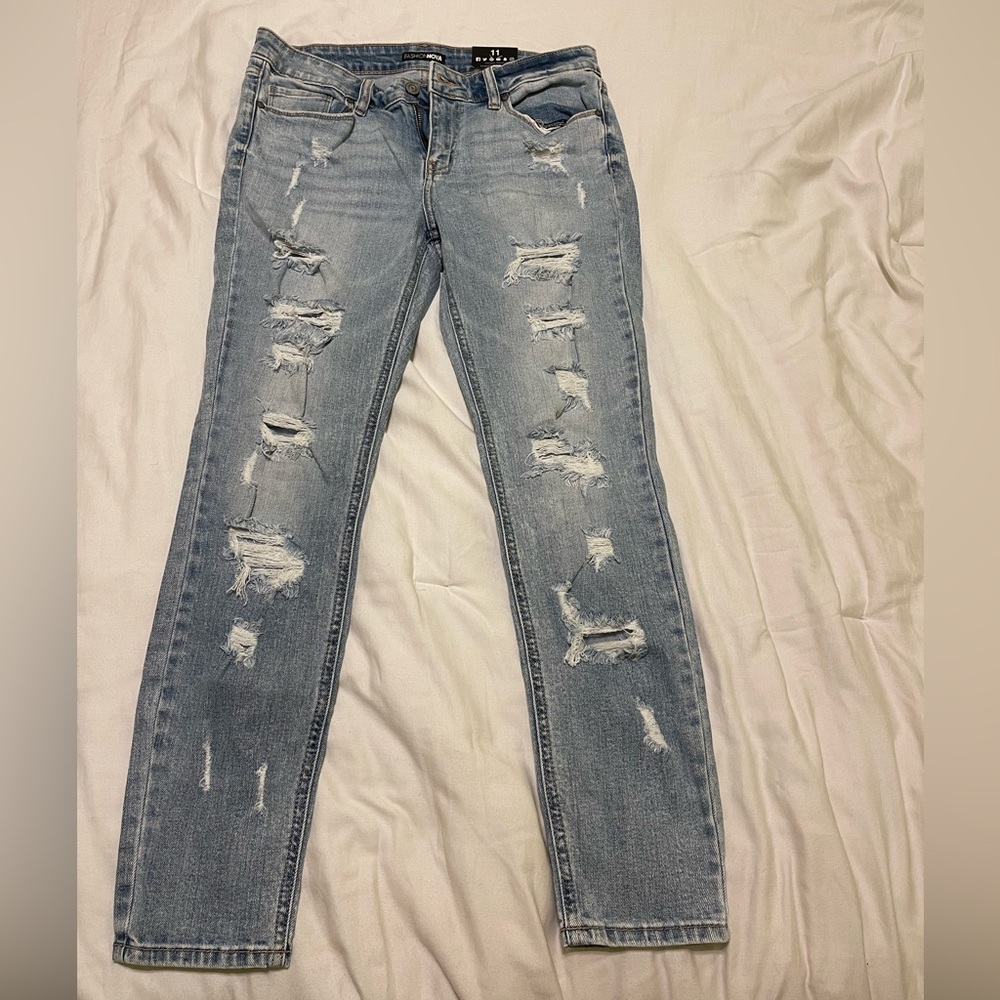Fashion Nova Skinny Jeans, Size 11, light wash (NEW)